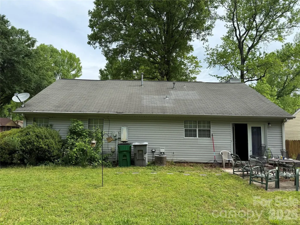 6000 Crosswood Court Charlotte NC 28215