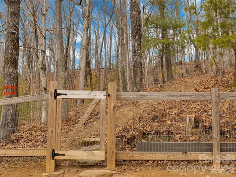 184 Deep Woods Lane Saluda NC 28773