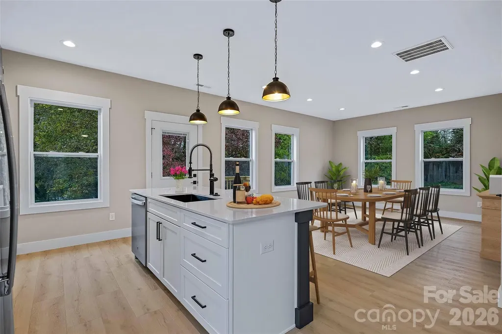 174 Atwood Drive Hendersonville NC 28792