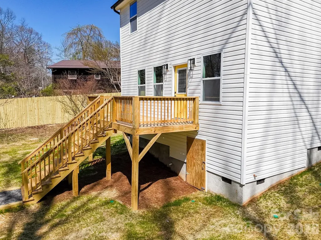 174 Atwood Drive Hendersonville NC 28792