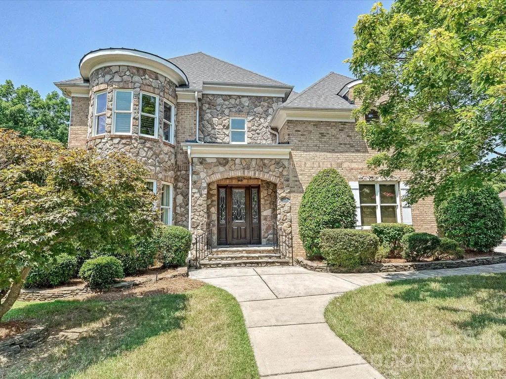 6806 Larrisa Court Charlotte NC 28226