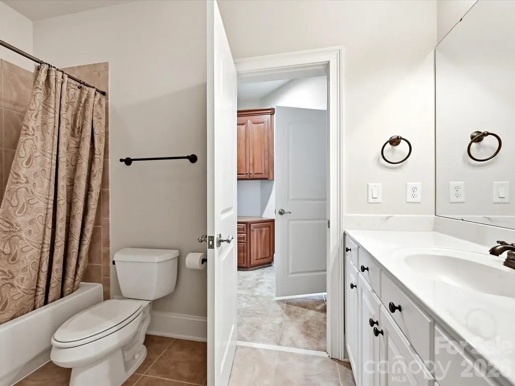6806 Larrisa Court Charlotte NC 28226