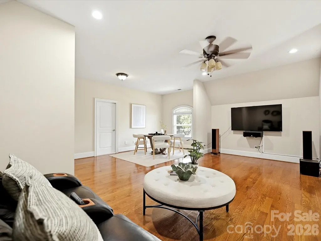 6806 Larrisa Court Charlotte NC 28226