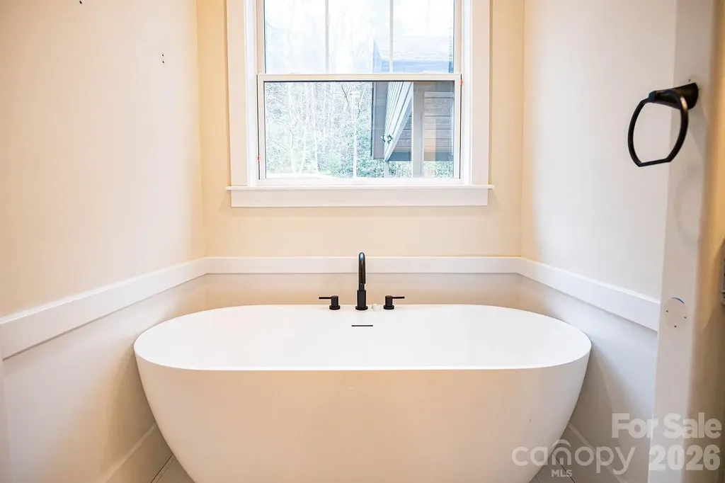 10 Mcmurray Lane Black Mountain NC 28711