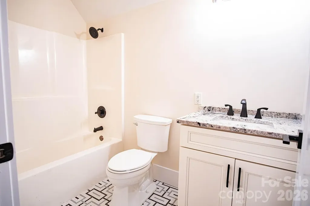 10 Mcmurray Lane Black Mountain NC 28711