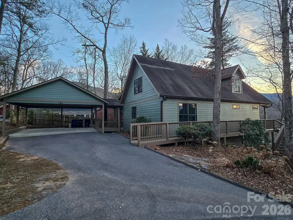 10 Mcmurray Lane Black Mountain NC 28711