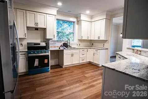 10 Mcmurray Lane Black Mountain NC 28711