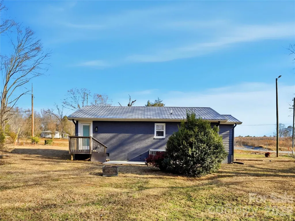 7172 Old Plank Road Stanley NC 28164