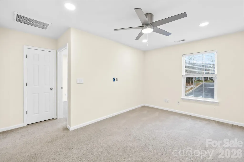 15558 Stronvar House Lane Charlotte NC 28277
