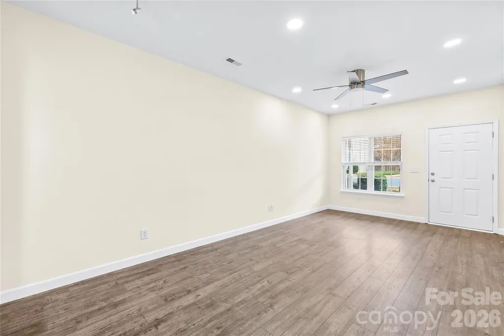 15558 Stronvar House Lane Charlotte NC 28277