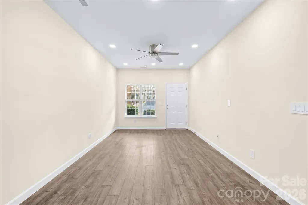15558 Stronvar House Lane Charlotte NC 28277