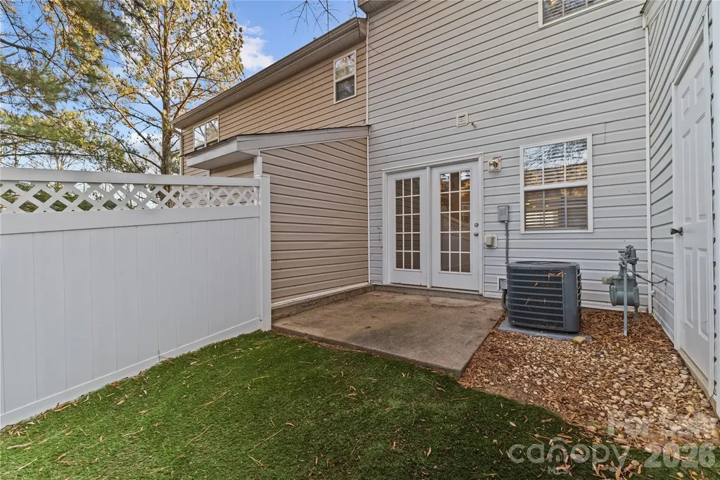 10923 Holly Ridge Boulevard Charlotte NC 28216