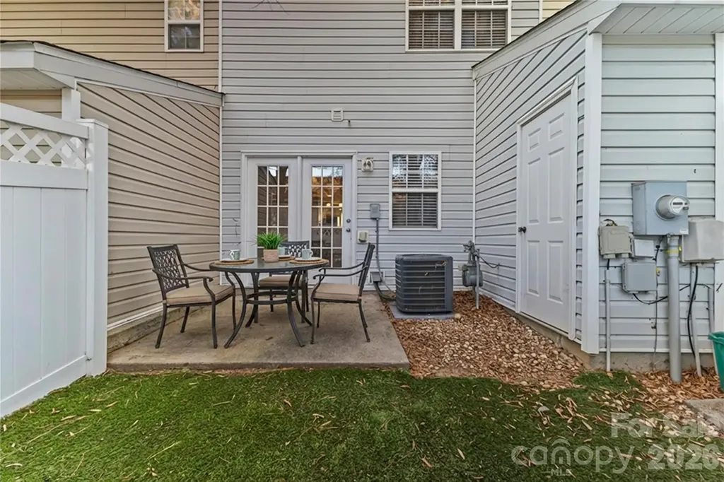 10923 Holly Ridge Boulevard Charlotte NC 28216