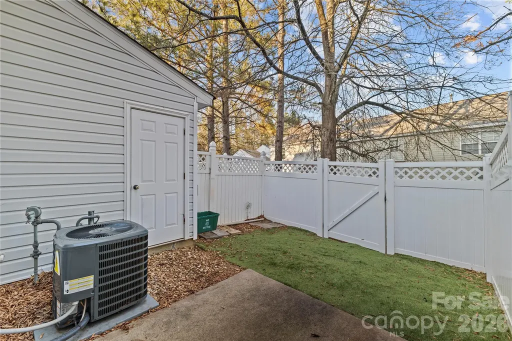 10923 Holly Ridge Boulevard Charlotte NC 28216