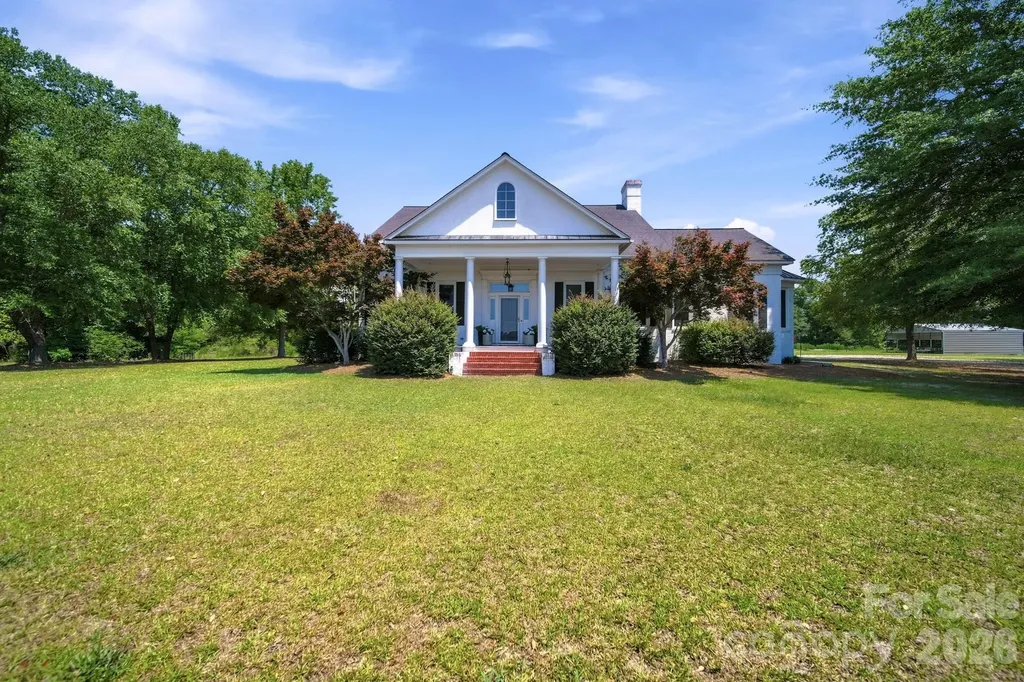 1004 Four Mile Loop Cheraw SC 29520