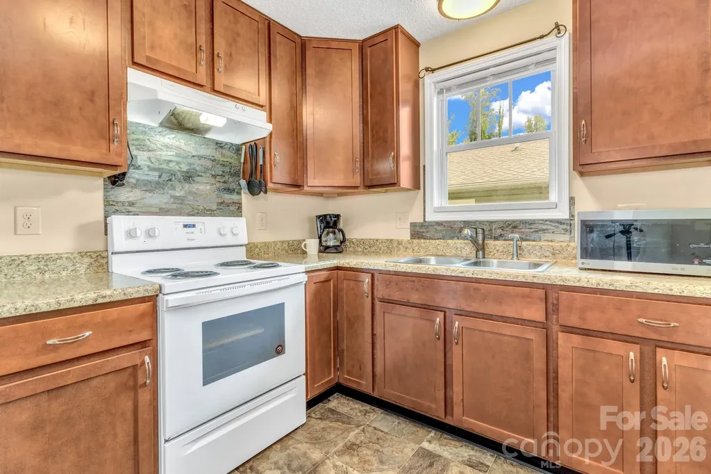 4 Mckinley Avenue Asheville NC 28803