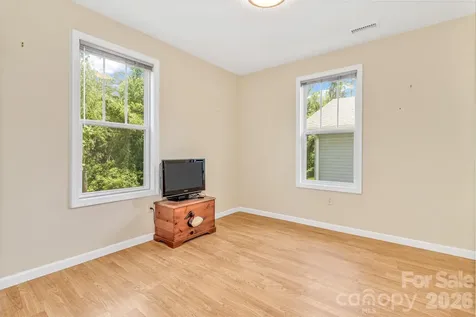 4 Mckinley Avenue Asheville NC 28803