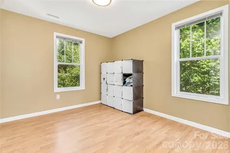 4 Mckinley Avenue Asheville NC 28803