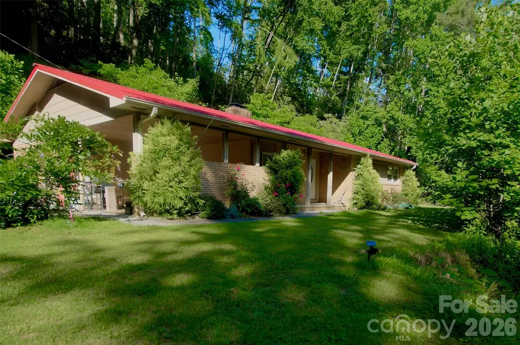 583 Deer Park Lake Road Spruce Pine NC 28777