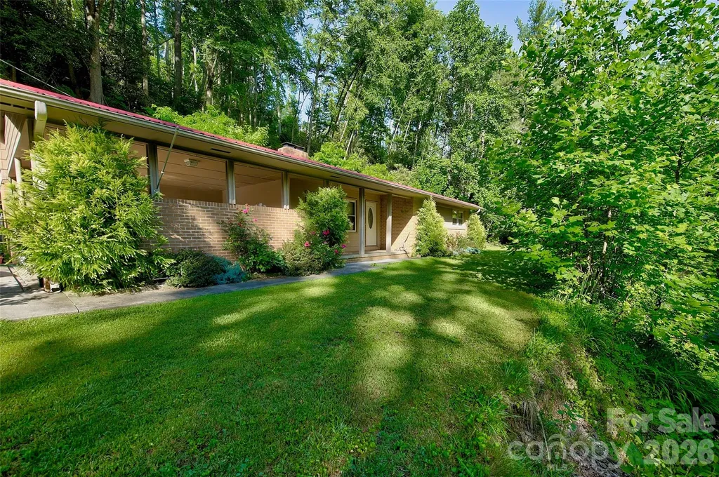 583 Deer Park Lake Road Spruce Pine NC 28777