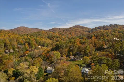 13 Bassett Road Asheville NC 28804
