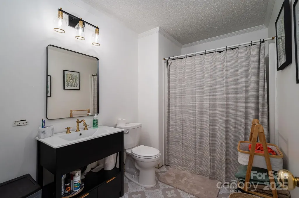 1575 Lewis Farm Road Kings Mountain NC 28086