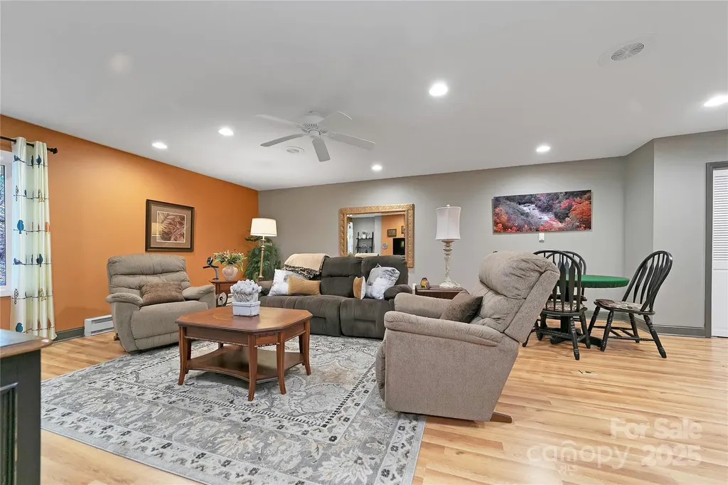 4 Unoga Court Brevard NC 28712