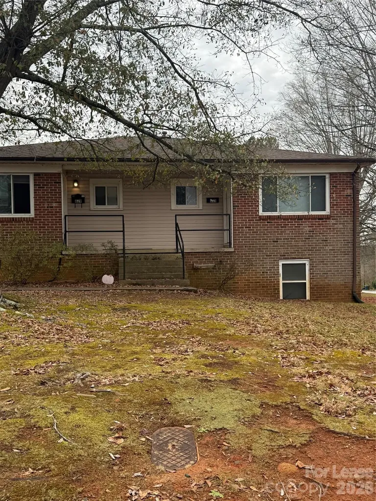 833 4th Avenue SW Hickory NC 28602