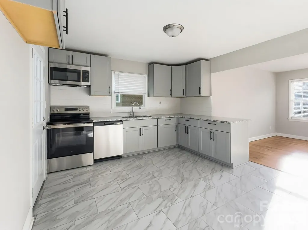 1420 Rollingwood Drive Charlotte NC 28217
