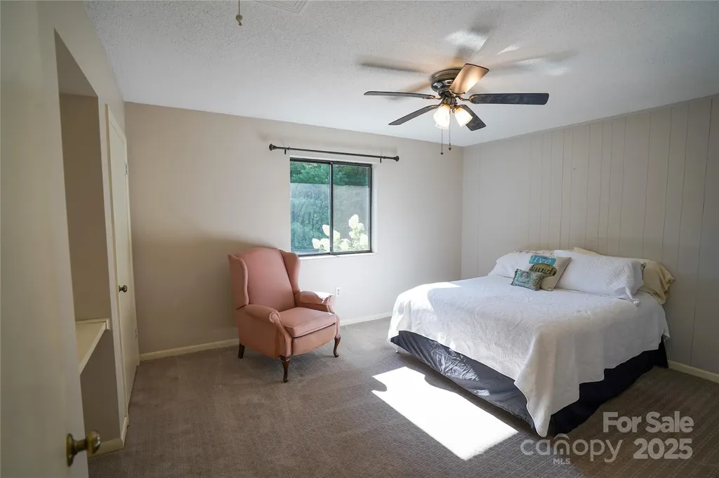 262 Rooster Cove Brevard NC 28712