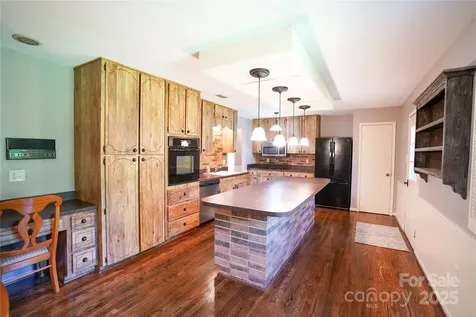 262 Rooster Cove Brevard NC 28712
