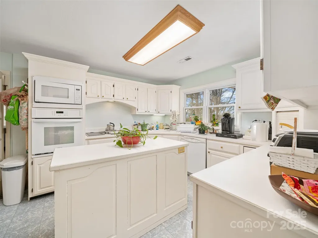 35 Smith Ridge Drive Asheville NC 28803