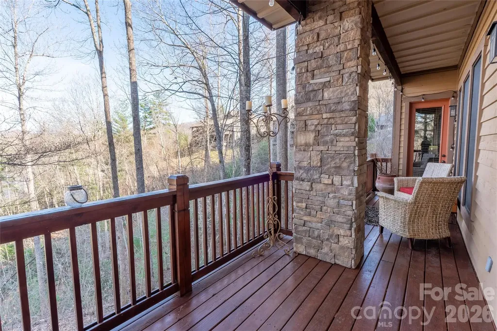100 Saddle Notch Lane Tuckasegee NC 28783