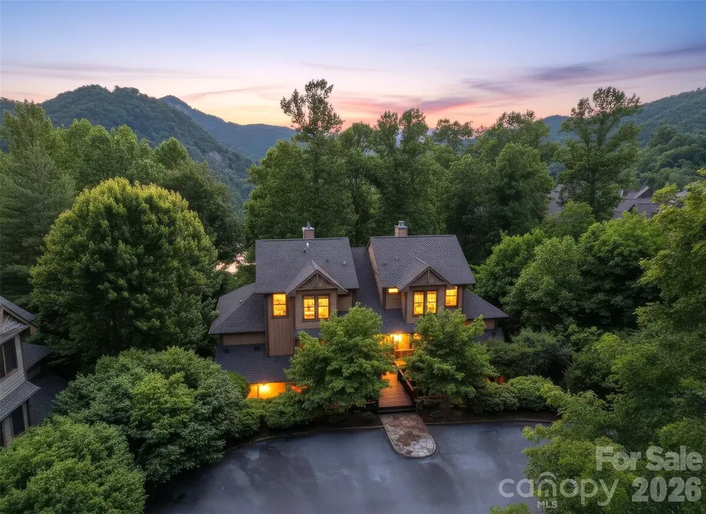 100 Saddle Notch Lane Tuckasegee NC 28783