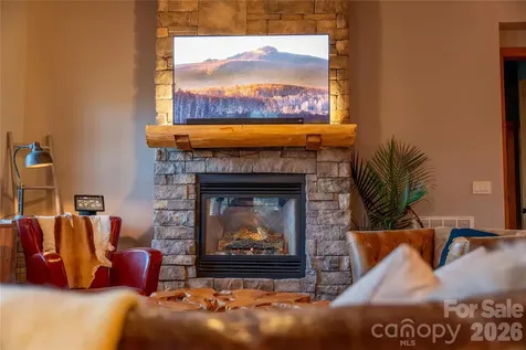 100 Saddle Notch Lane Tuckasegee NC 28783