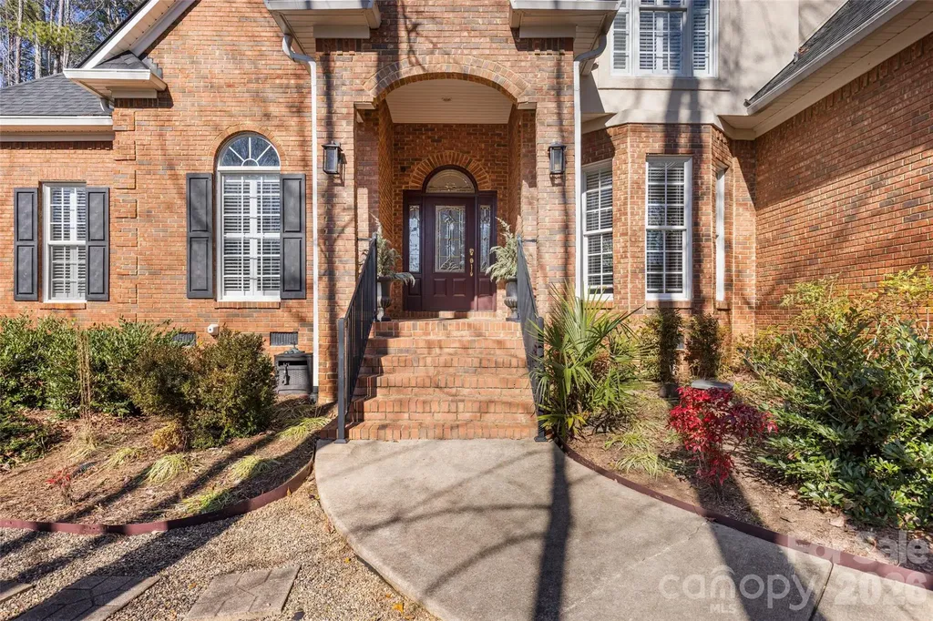 30 Winged Foot Court Spartanburg SC 29306