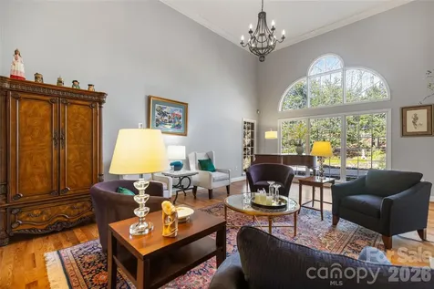 30 Winged Foot Court Spartanburg SC 29306