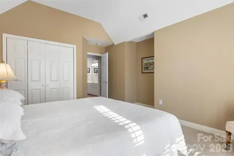 30 Winged Foot Court Spartanburg SC 29306