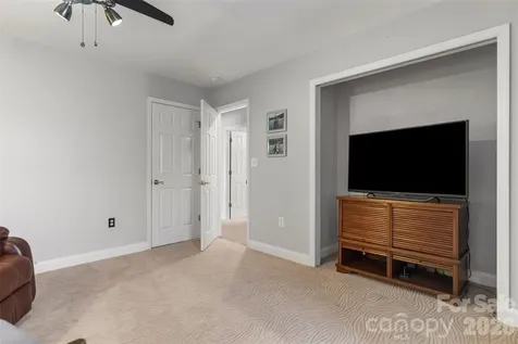 30 Winged Foot Court Spartanburg SC 29306