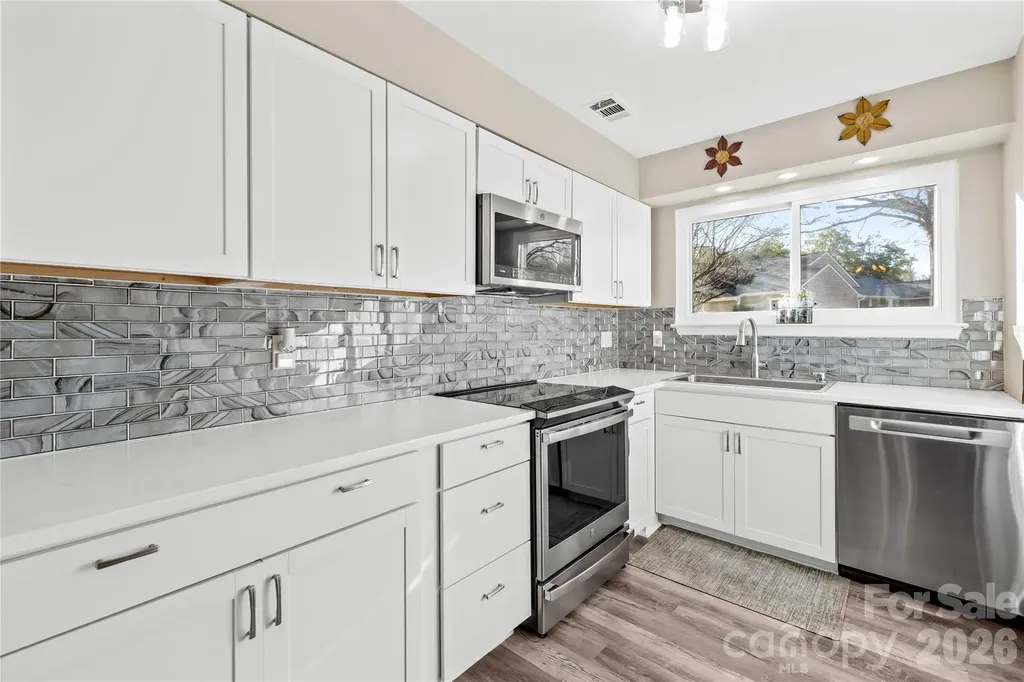 911 Sardis Cove Drive Charlotte NC 28270