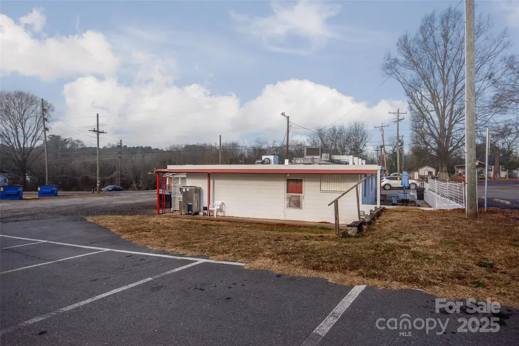 9140 Nc Hwy 90 Highway E Stony Point NC 28678