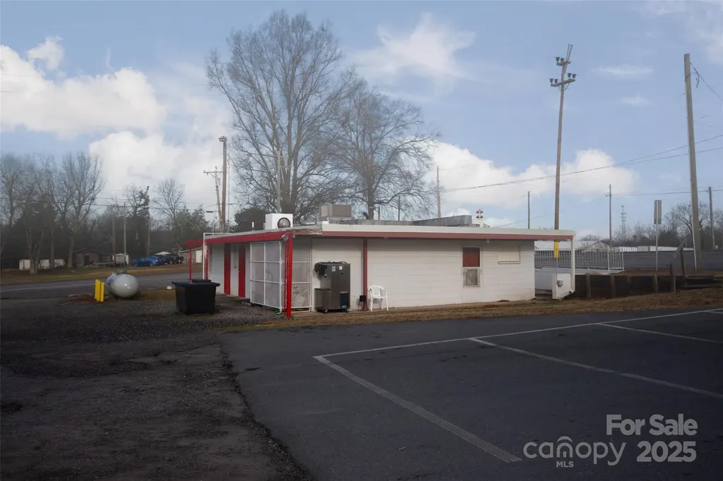 9140 Nc Hwy 90 Highway E Stony Point NC 28678