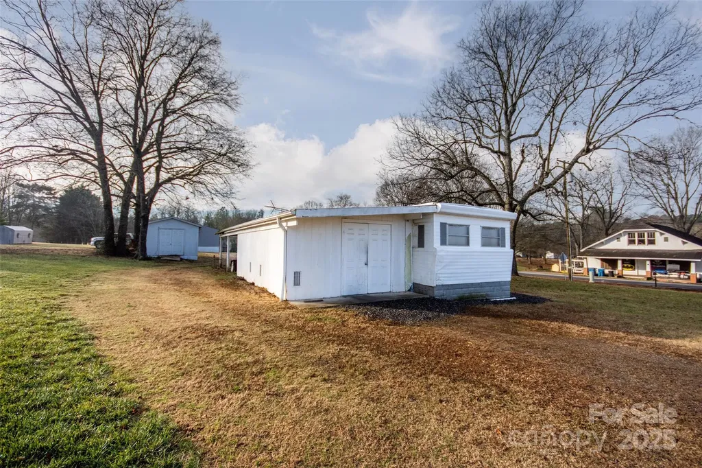 9140 Nc Hwy 90 Highway E Stony Point NC 28678