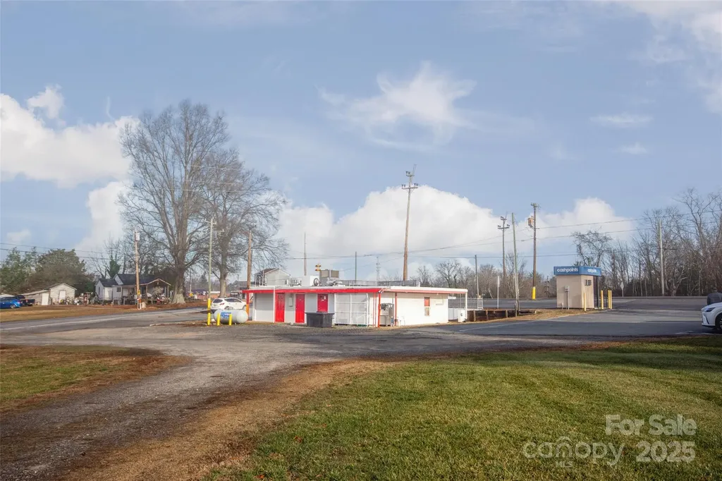 9140 Nc Hwy 90 Highway E Stony Point NC 28678