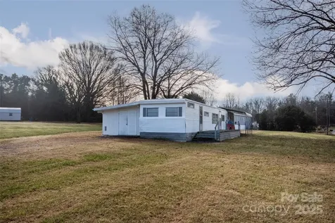 9140 Nc Hwy 90 Highway E Stony Point NC 28678