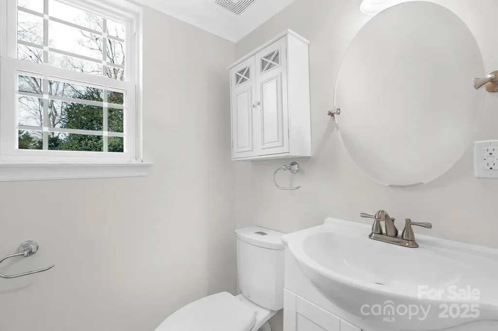 6109 Tartan Green Court Charlotte NC 28227
