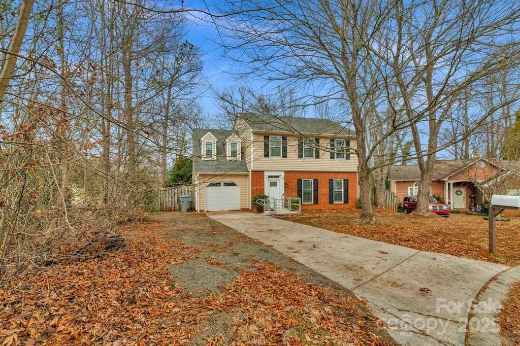 6109 Tartan Green Court Charlotte NC 28227