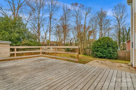 6109 Tartan Green Court Charlotte NC 28227