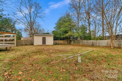 6109 Tartan Green Court Charlotte NC 28227