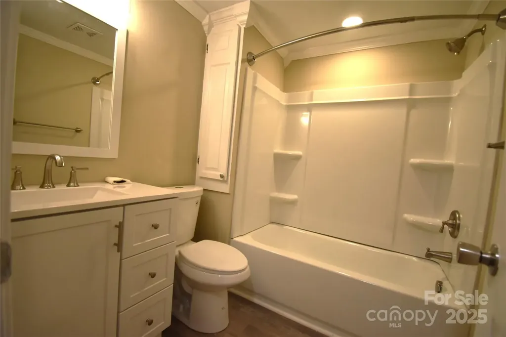2823 Jt Posse Drive Claremont NC 28610